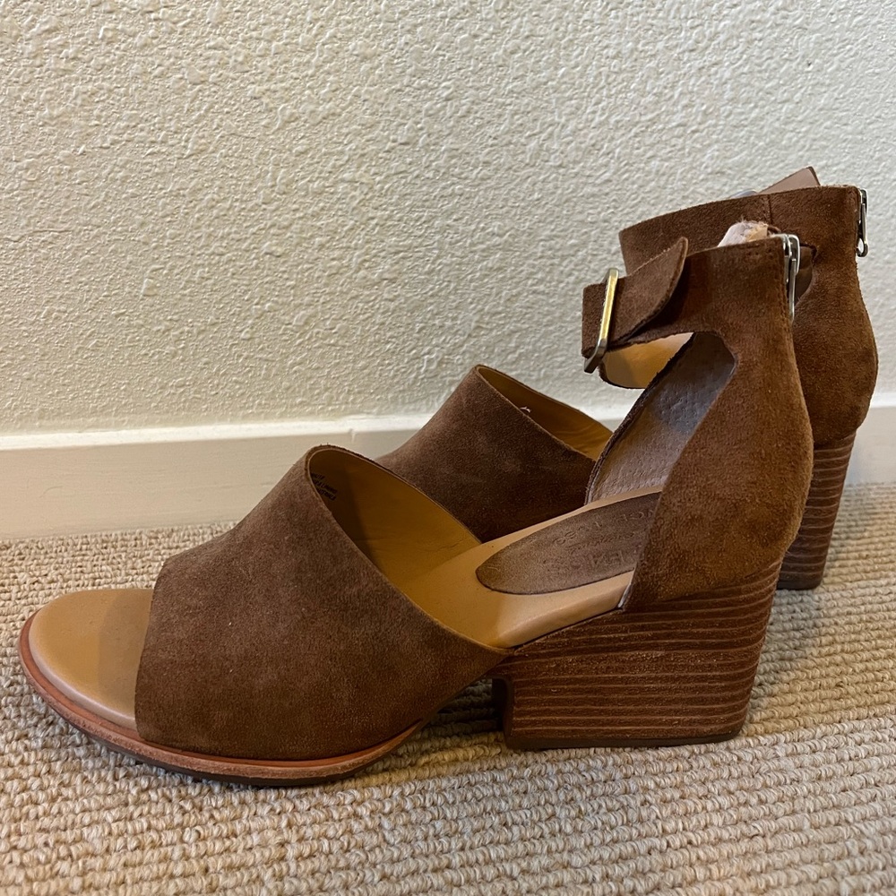 Kork-Ease Block Heel Suede Sandals